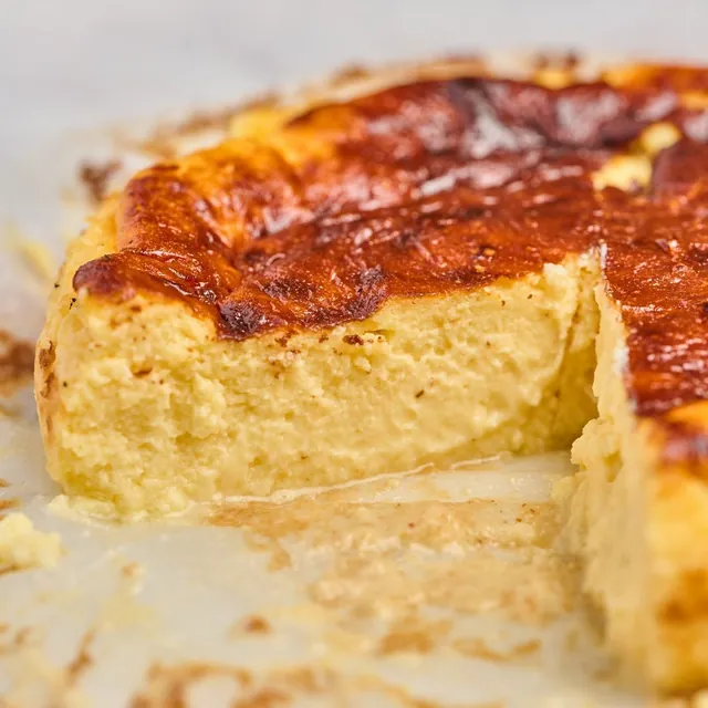 Torta de Queso Vasca (Sin Azúcar Añadida)