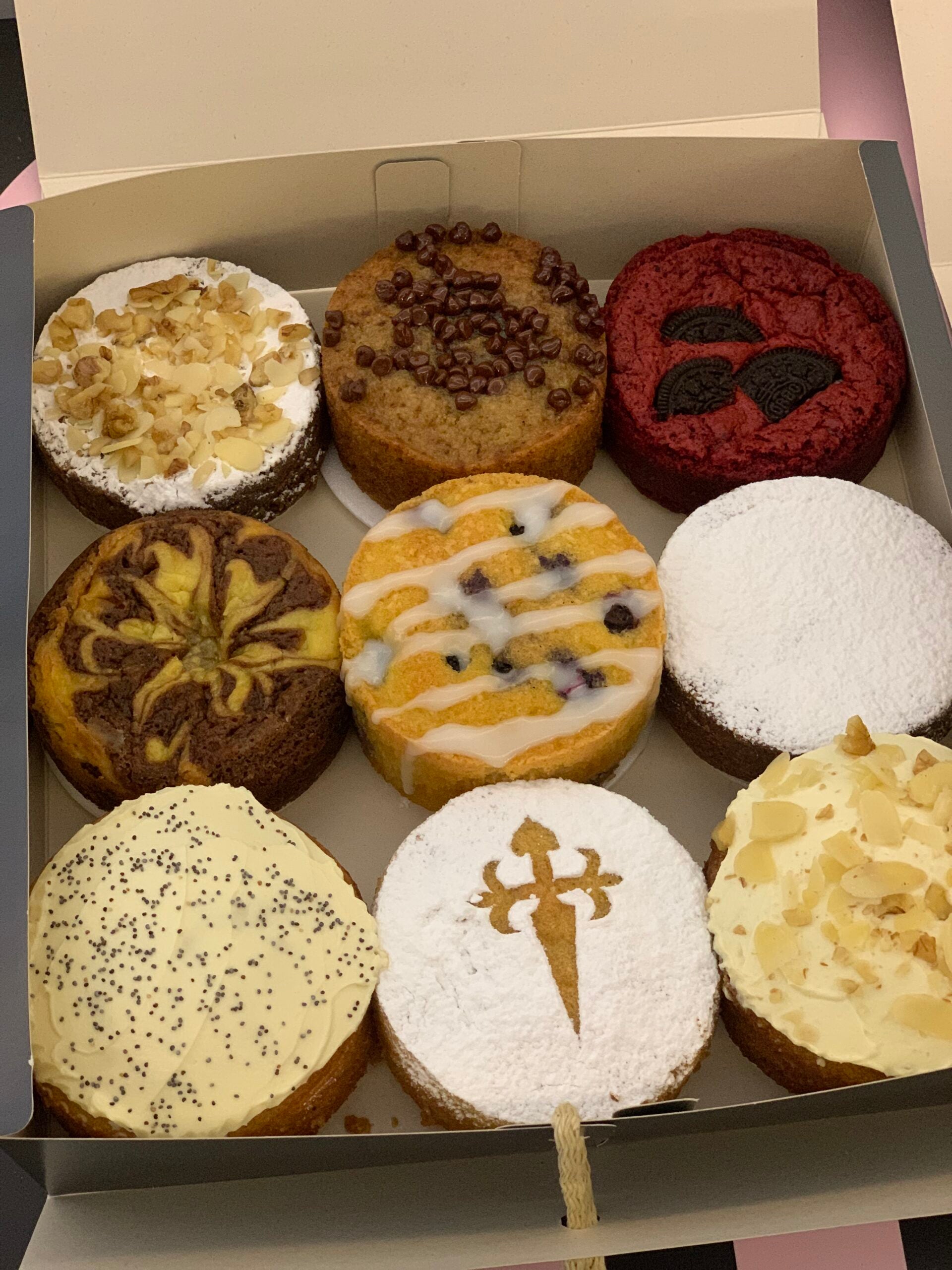 Caja especial de 9 tortas minis surtidas
